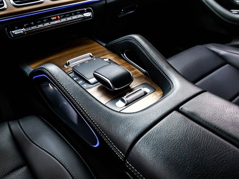 Certified 2024 Mercedes-Benz GLS 450 4MATIC image 6