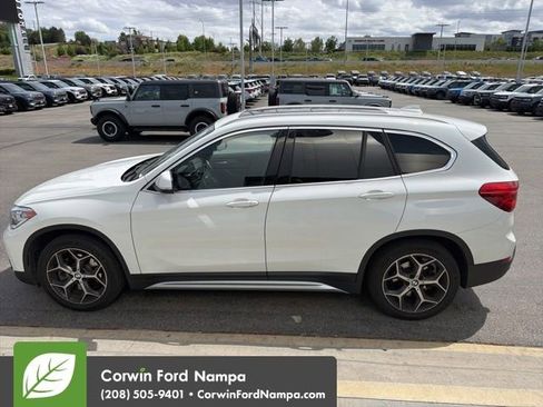 Used 2019 BMW X1 xDrive28i w/ Convenience Package AWD/4WD image 4