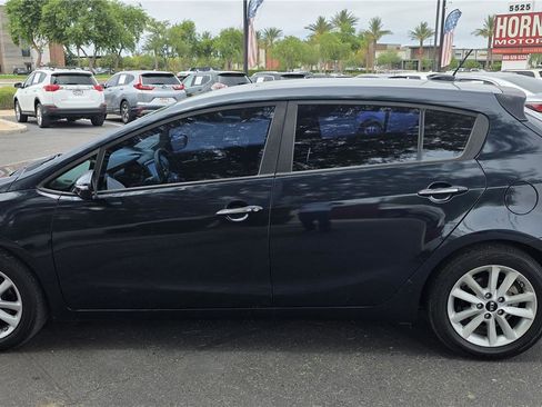 Used 2017 Kia Forte LX w/ Option Group 020 FWD image 8