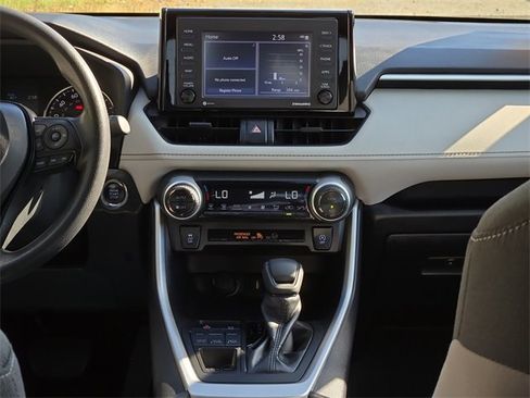 Certified 2022 Toyota RAV4 XLE image 19