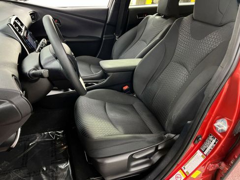 Used 2017 Toyota Prius Two image 17