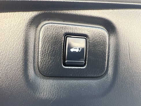 Used 2020 Nissan Pathfinder SL w/ Cargo Package AWD/4WD image 12