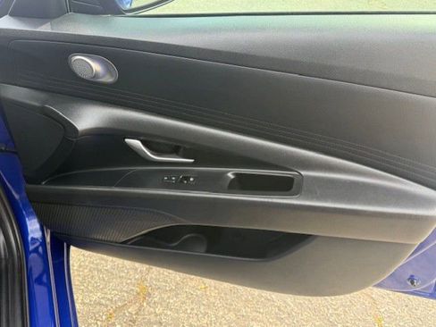 Used 2021 Hyundai Elantra SEL image 25