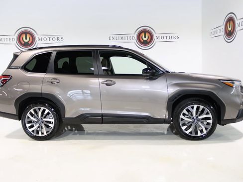 Used 2025 Subaru Forester Touring image 5