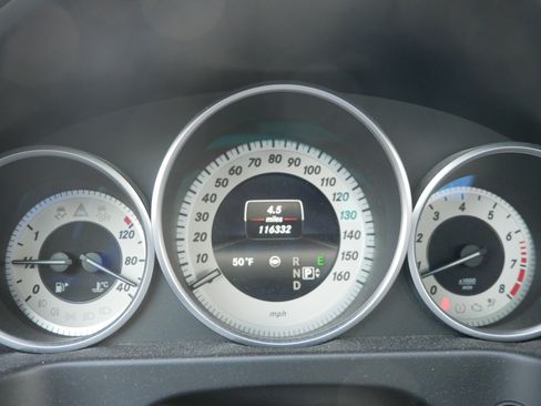 Used 2015 Mercedes-Benz E 400 4MATIC Sedan image 29