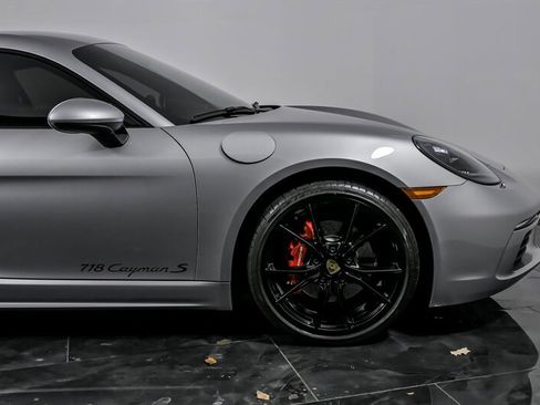 Used 2018 Porsche 718 Cayman S image 12