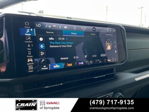 Used 2025 Jeep Gladiator Mojave w/ Convenience Group AWD/4WD image 16