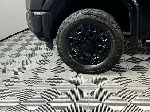 Used 2024 GMC Sierra 3500 Denali Ultimate image 11