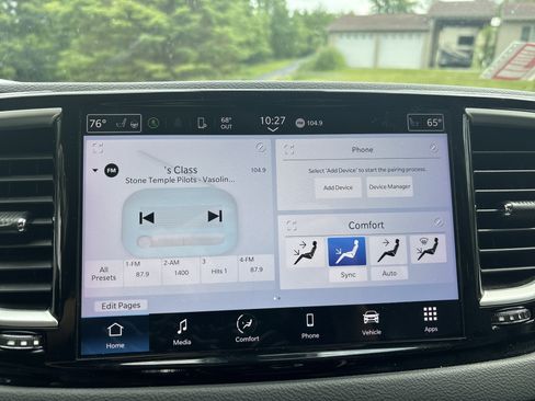 Used 2023 Chrysler Pacifica Touring-L FWD image 25