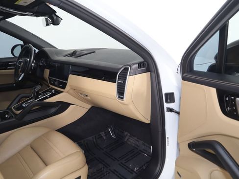 Used 2020 Porsche Cayenne AWD/4WD image 52