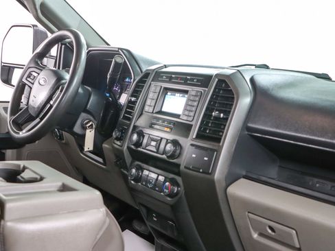 Used 2022 Ford F250 XL w/ Power Equipment Group AWD/4WD image 26
