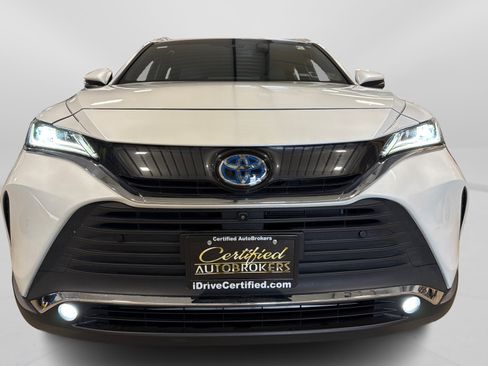 Used 2023 Toyota Venza Limited AWD/4WD image 10