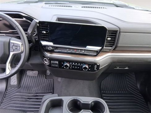 Used 2025 Chevrolet Silverado 3500 LT image 11