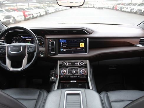 Used 2021 GMC Yukon Denali w/ Denali Premium Package image 24