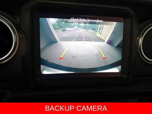 Used 2020 Jeep Wrangler Unlimited Sahara AWD/4WD image 14