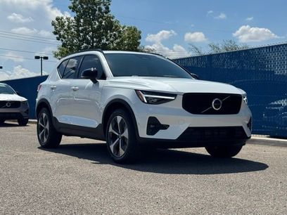 New 2026 Volvo XC40 B5 Plus w/ Protection Package Premier