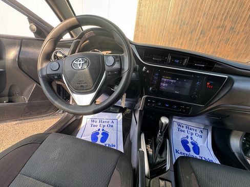 Used 2019 Toyota Corolla LE image 12