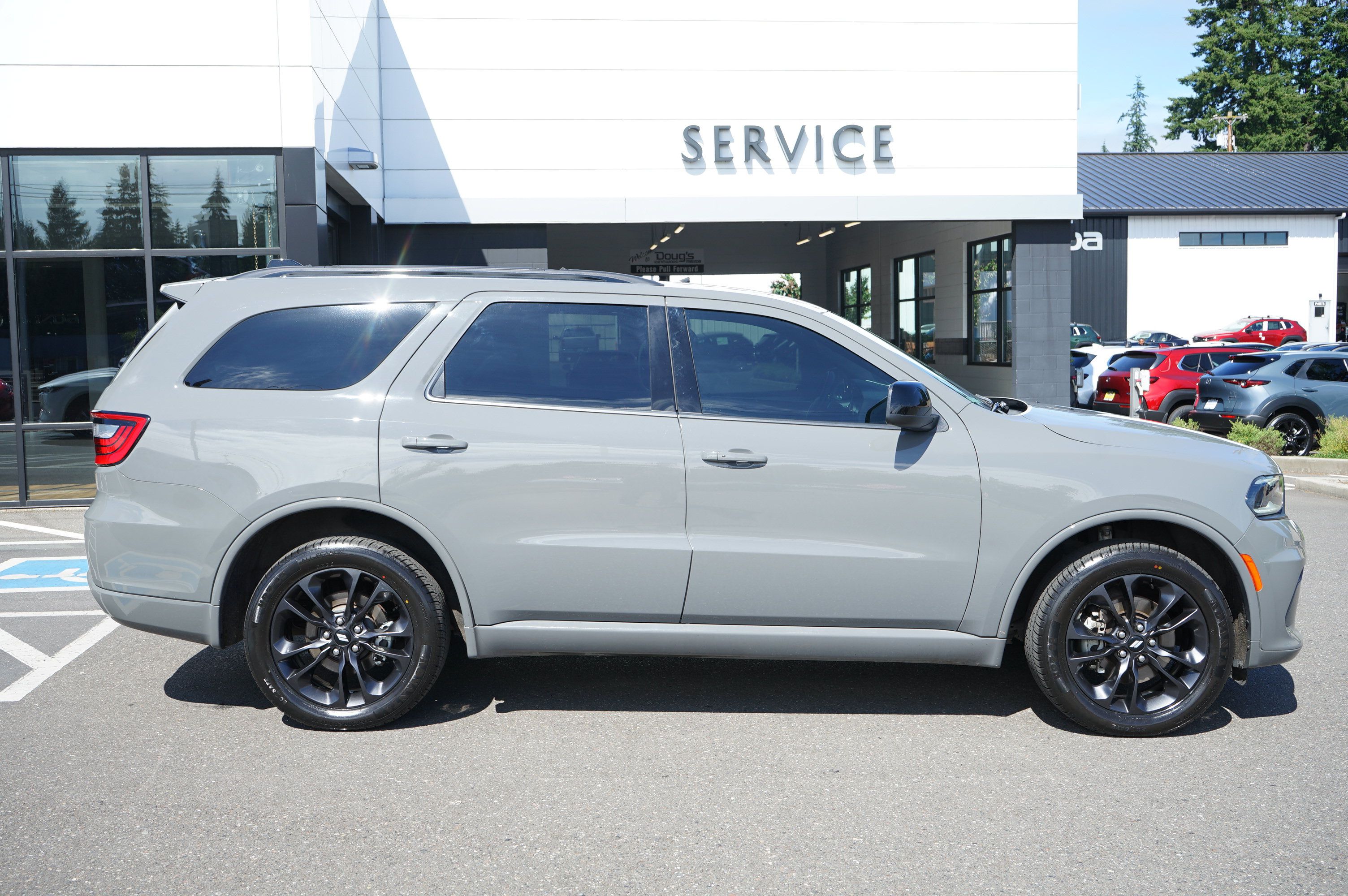 Used 2025 Dodge Durango GT w/ Blacktop Package AWD/4WD image 2