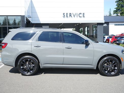Used 2025 Dodge Durango GT w/ Blacktop Package AWD/4WD image 2