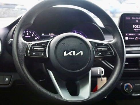 Used 2023 Kia Forte LXS FWD image 3