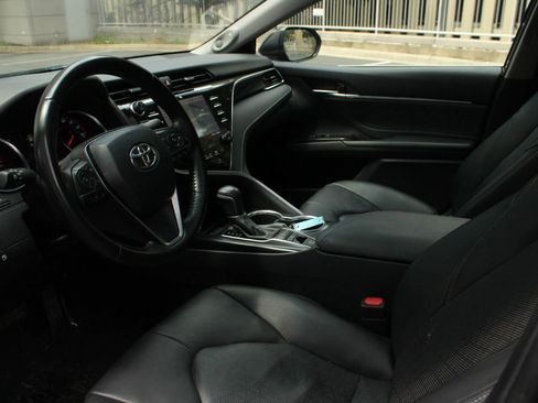 Used 2018 Toyota Camry XSE w/ Driver Assist Package FWD image 13