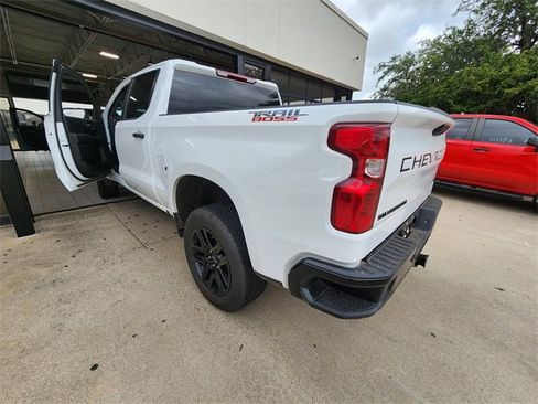 Used 2026 Chevrolet Silverado 1500 Custom Trail Boss w/ Turbomax Blackout Package AWD/4WD image 6