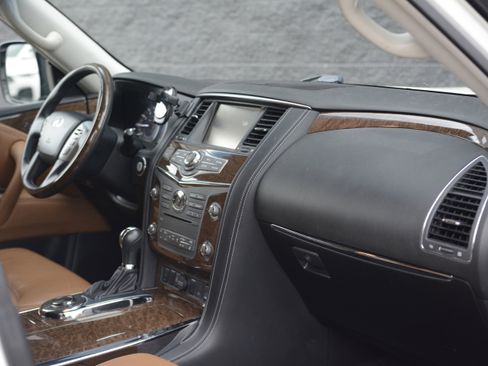 Used 2017 INFINITI QX80 Signature Edition RWD image 26
