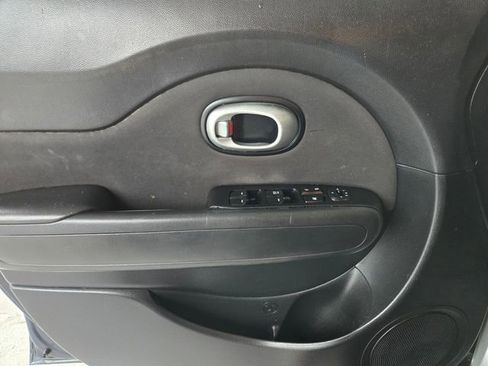 Used 2016 Kia Soul FWD image 32