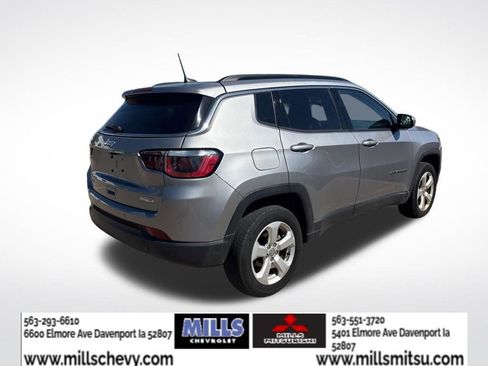 Used 2018 Jeep Compass Latitude w/ Popular Equipment Group AWD/4WD image 2