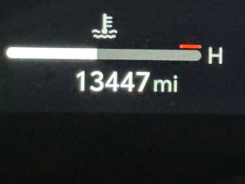 Certified 2025 Toyota Sienna Platinum image 21