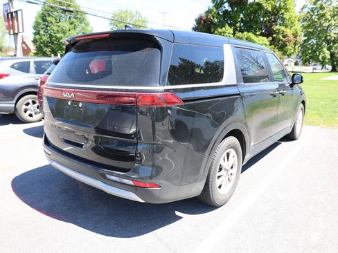 Used 2024 Kia Carnival LX FWD image 5