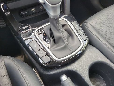 Certified 2024 Kia Seltos EX FWD image 31