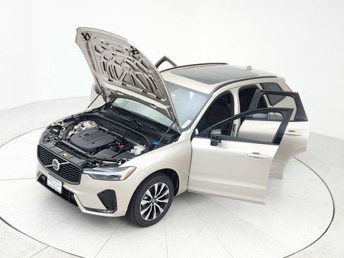 New 2025 Volvo XC60 B5 Core w/ Protection Package Premier image 15