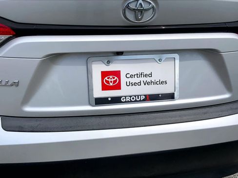 Used 2025 Toyota Corolla LE FWD image 9