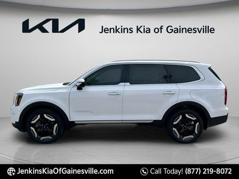 Used 2024 Kia Telluride S image 5