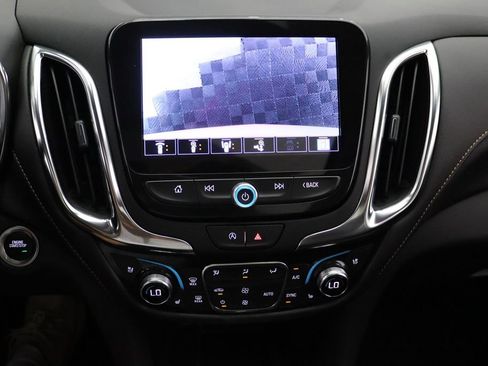 Used 2024 Chevrolet Equinox Premier AWD/4WD image 30