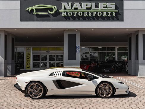 Used 2022 Lamborghini Aventador Countach image 38