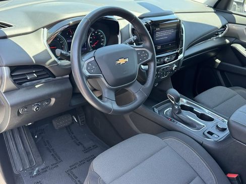 Used 2021 Chevrolet Traverse LT FWD image 18
