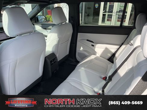 New 2026 Jeep Cherokee Laredo AWD/4WD image 15