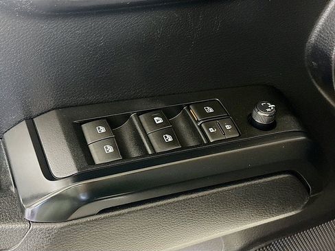 Used 2019 Toyota Tacoma SR w/ SR Convenience Package AWD/4WD image 17