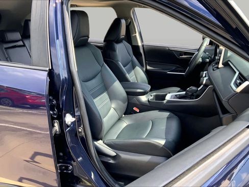Used 2024 Toyota RAV4 XLE Premium FWD image 9