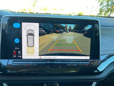 Used 2025 Volkswagen Atlas SEL image 19