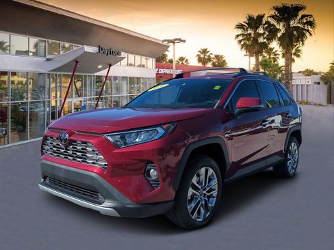 Used 2021 Toyota RAV4 Limited image 7