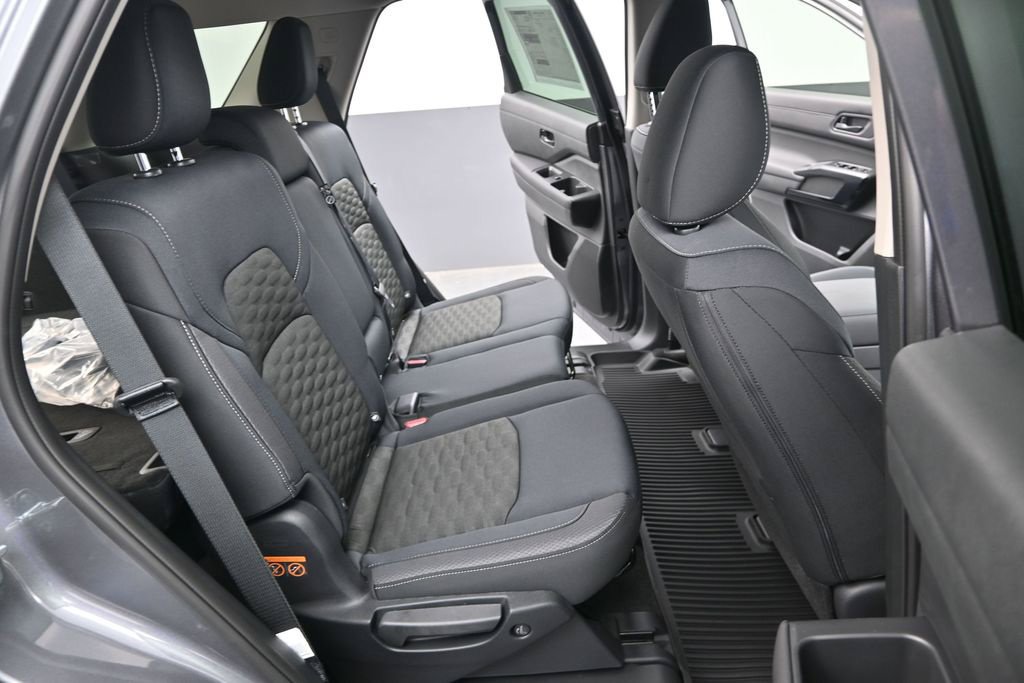 Certified 2026 Nissan Pathfinder SV FWD image 30