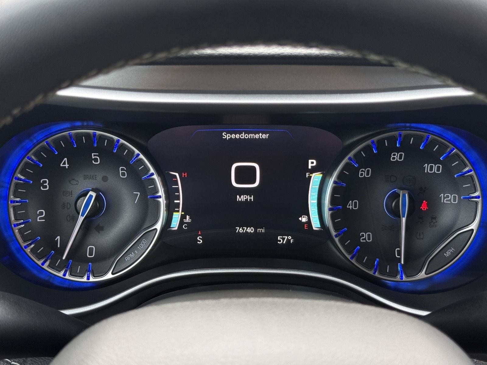 Used 2022 Chrysler Pacifica Touring-L AWD/4WD image 37