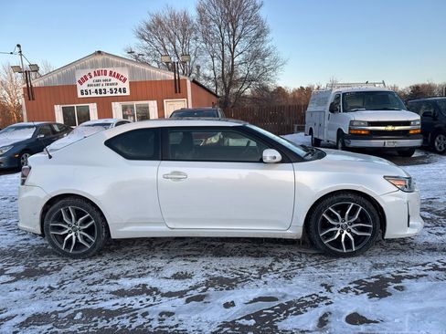 Used 2016 Scion tC image 4