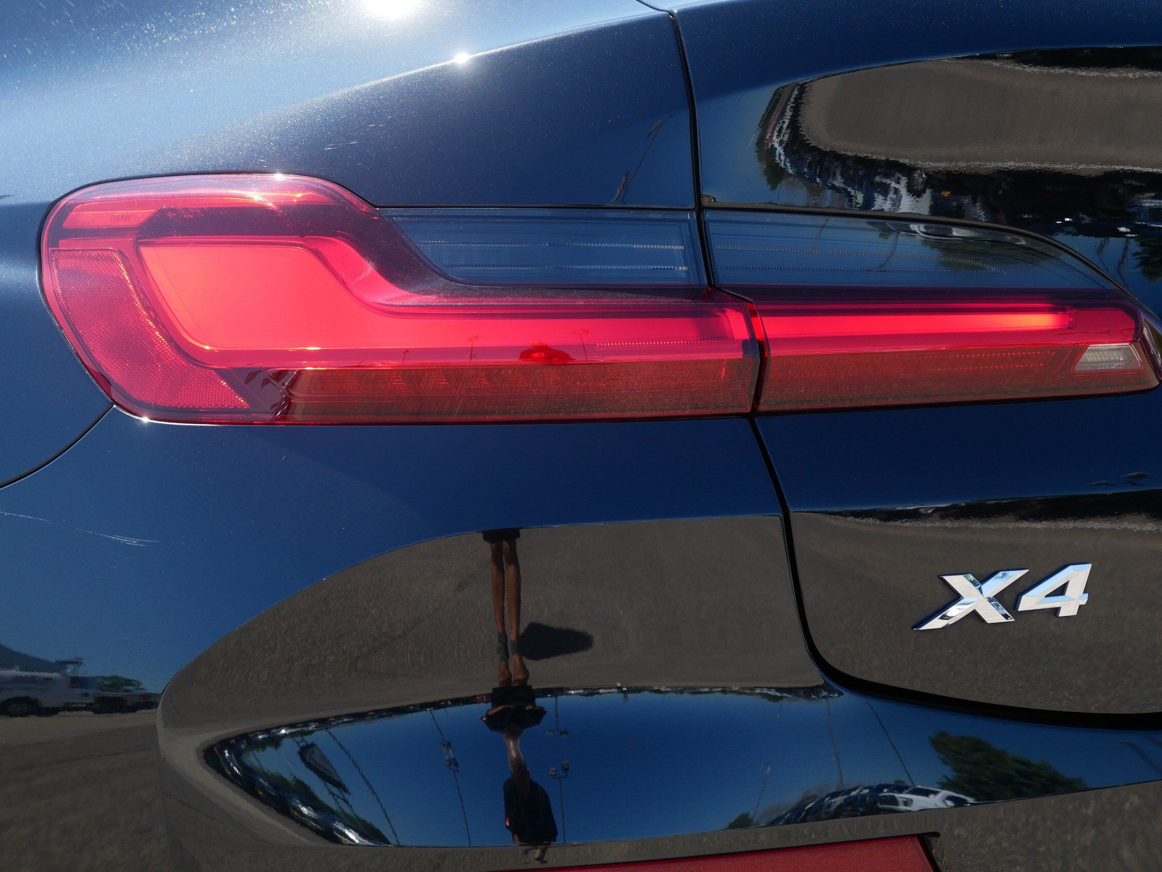 Used 2024 BMW X4 xDrive30i w/ Parking Assistance Package AWD/4WD image 17