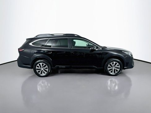 Used 2023 Subaru Outback Premium AWD/4WD image 6