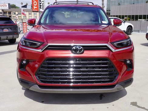 New 2026 Toyota Grand Highlander FWD image 2