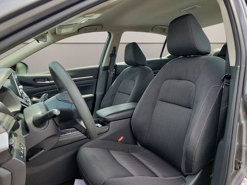 Used 2023 Nissan Altima 2.5 SV FWD image 10